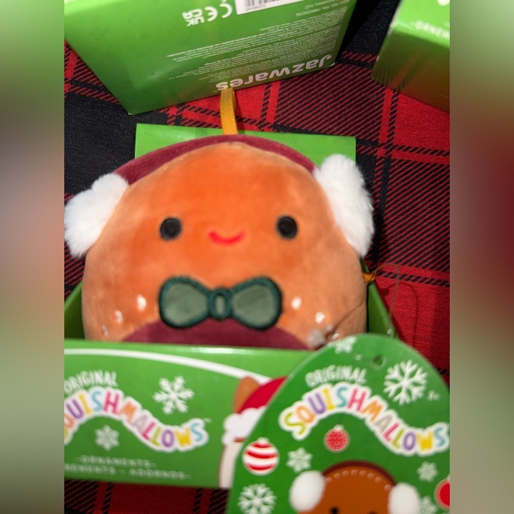 -Squishmallow Christmas Ornament Gingerbread man “Cash” BRAND NEW with Tag - Picture 3 of 8